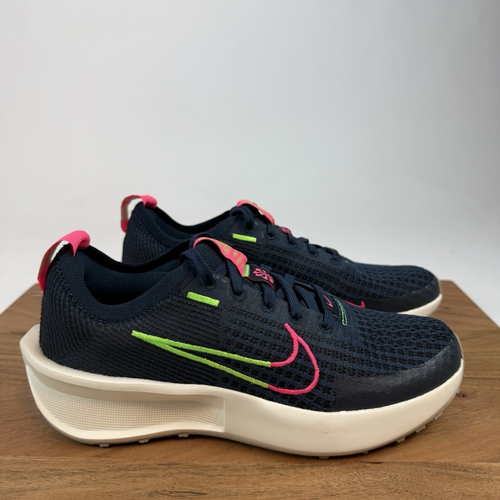 New Womens Nike Interact Run Road Running Athletic Shoes Size 7 M